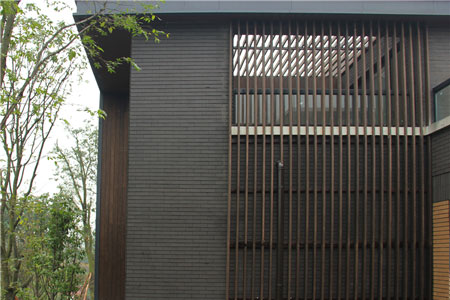 Chengdu Tang Lake, Bolin City introduce the concept of international advanced life and elegant architecture. It used 6000 square meters dassoXTR rain clad siding material and finished in 2012.